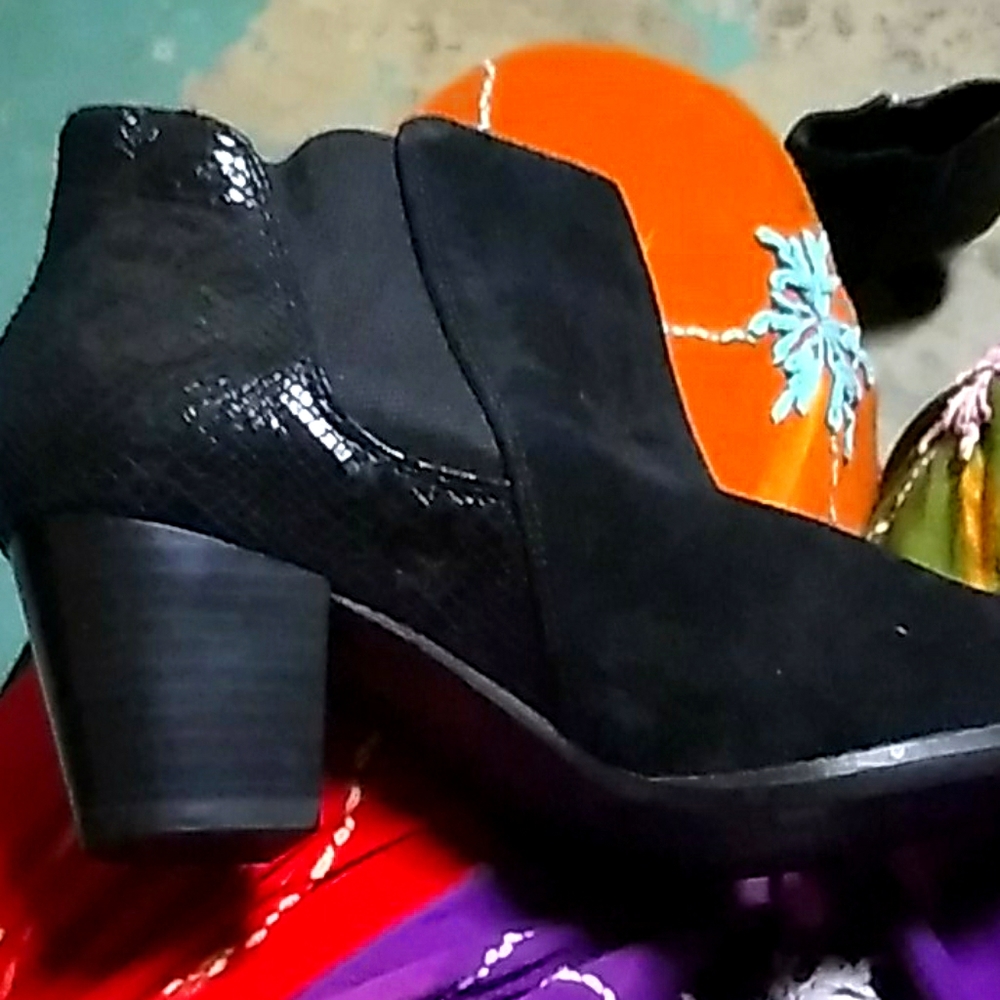 Vionic ann boots